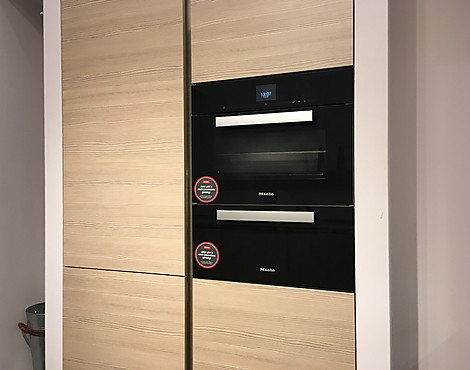Miele Dampfgarer mit vollwertiger Backofenfunktion - DGC 6600 XL
