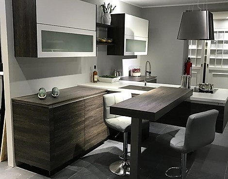 Musterküche Rational Athmos Mali-Wenge Decor integrierte Edelstahl-Griffleiste - Athmos