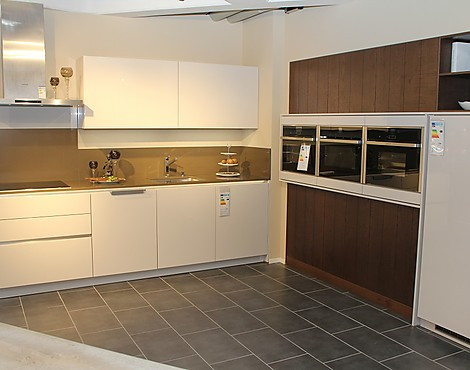 Moderne Grifflosküche in weiß - Einbauküche AV4030/ AV6021
