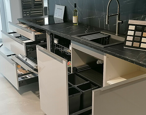 Moderne Küche sucht ein Neues Zuhause - Eco HG Lack seidengrau