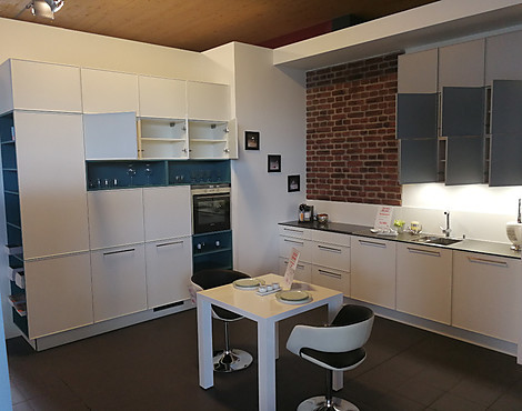 Moderne Einbauküche in weiß matt - Contour