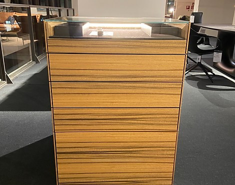 Solitärschrank mit dekorativem Vitrinenaufsatz - Soma