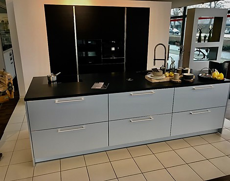 Wohnküche - Programm F90 Aluminium/393 Furnier Eiche schwarz horizontal
