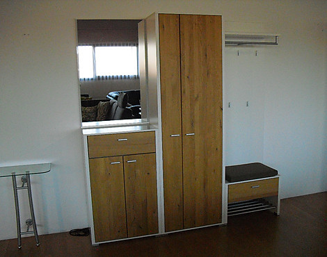 Garderobe in Eiche und Weiß - Leinkenjost