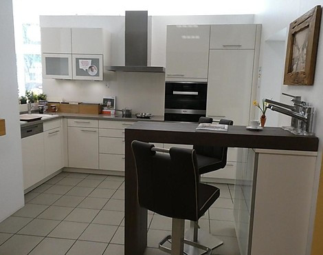 Koje 5 - Schlichte Eleganz in Lack hochglanz - Neola GAL L136 G