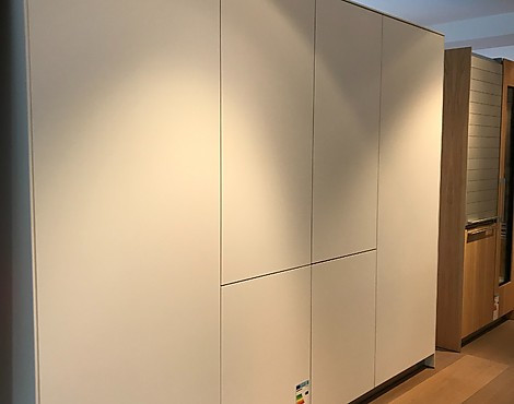 Hochschrankzeile freistehend klassisch, weiß, Laminat, mit Taschentüren für verdeckten Geräte Einbau - b3 Laminat alpinweiß