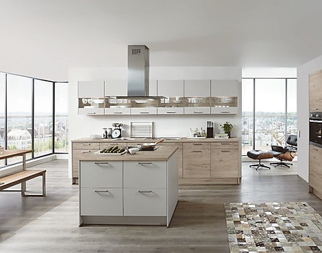 Schöne Einbauküche in Lack Magnolie matt mit Insellösung - Fashion