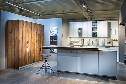 Exklusive Designerküche im Einrichtungshaus Rodemann Exklusive Designerküche im Einrichtungshaus Rodemann