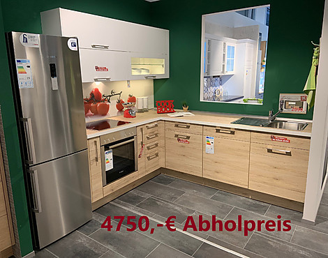 ⭐ Musterküche zum super Sonderpreis abzugeben - Bosch ; Front: Riva, Eiche San Remo Nachbildung, 893 - Koje 8