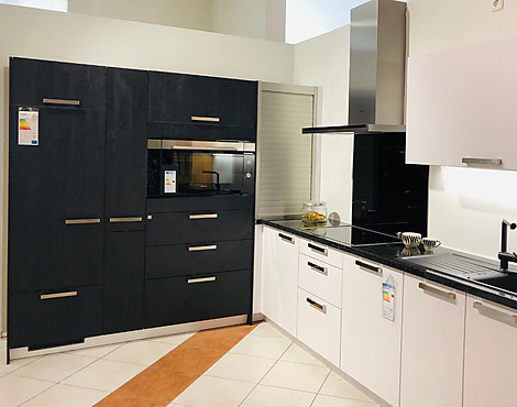 90 cm breiter Backofen! - L-Küche - matter Lack und Granit APL