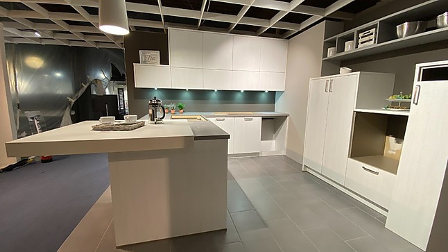 HäckerMusterküche Nordic Style Küche mit extra Kommode