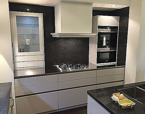 Global 2222/13 Luxus Küche in Kristallgrau Griff Kombination Grifflos Hochglanz Lack New Classic - Moderne Landhausküche in Kristallgrau
