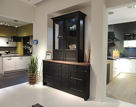 Landhaus Buffet Bristol schwarz von der Küchenmeile - Bristol Buffet Koje 10 Hausmesse