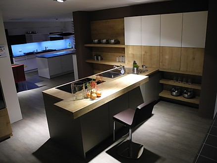 Exklusive Küche mit Theke Exklusive Küche mit Theke