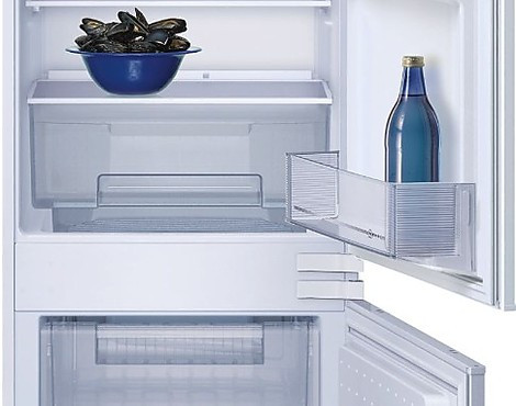 Einbau Kühl-Gefrierkombination mit Gefrierfach unten - KG714A1 (K4400X7FF)