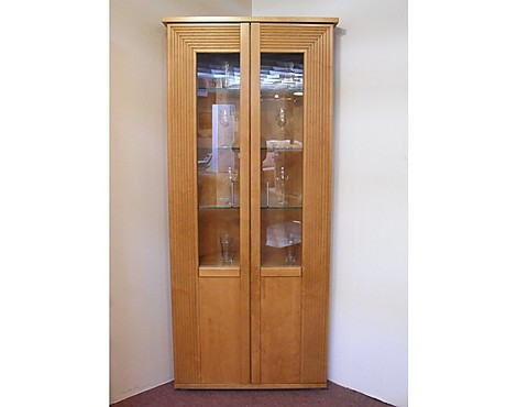 Eckvitrine - Scanbirke bernsteinfarbig furniert