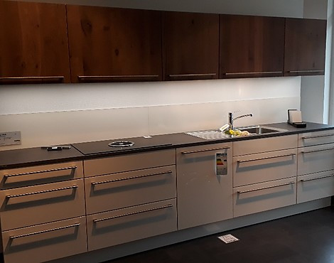 Top 2-zeilige moderne Küche - Nova Lack magnolie - Legno Eiche marone