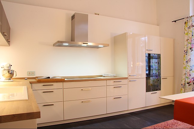 Siematic musterküche moderne küche in lack hochglanz und matt ... Küche weiß hochglanz oder matt