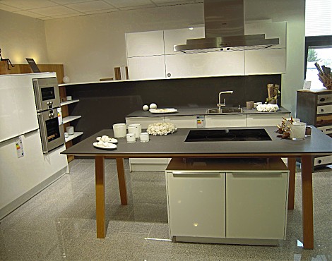 Next 125 - NX 310 Kristallweiß Hochglanz lackiert