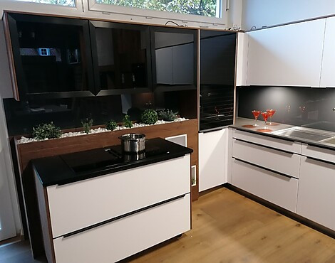 Elegante L-Küche in Lack polarweiß matt - AV 6000