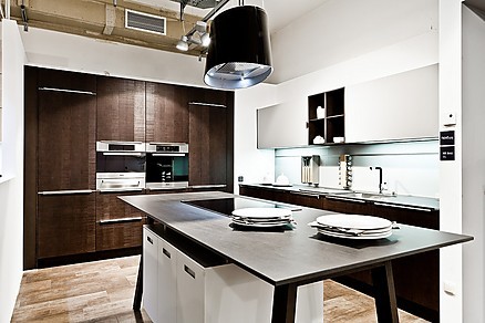 Exklusive Küche im modernen Design Exklusive Küche im modernen Design