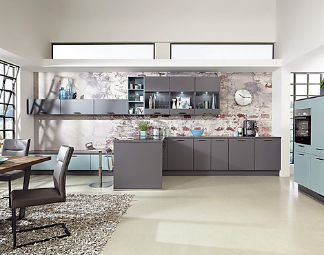 - extravagantes Design mit Fronten in Schiefergrau supermatt und Aqua - Touch