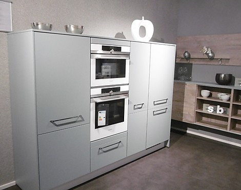 Nobilia Angebot Küche mit Sideboard, hochgesetztem Backofen und Dampfgarer - Touch Aqua Eiche Havelland große, mehrzeilige Küche