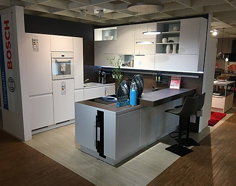 inkl. hochwertigen Miele Einbau-Geräten - INLINE Einbauküche