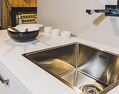 - Modernes Design - Selektion D2 AV2065 Polarweiß