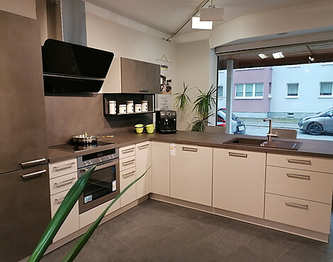 Nolte Design-Küche in Zement/Sahara - Nolte Lux / Portland