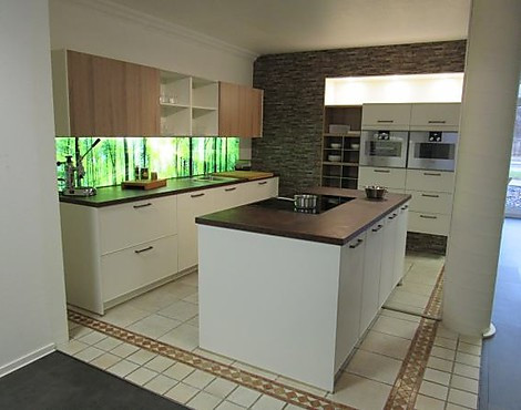 Perfekter Übergang zwischen Landhaus und Modern - AV5020