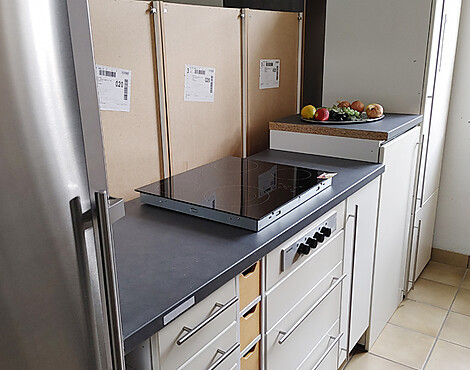 Kleine Küchenzeile in Creme -weiß/ Front MDF / Hoher Korpus (80cm!) gebraucht - hausmarke