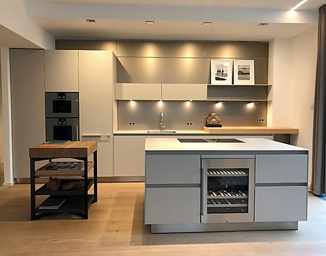 - Zeitgemäße Farbkombination in Laminat kiesel/Aluminium sandbeige - b3