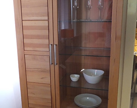 Rotkernbuche massiv mit 2 Türen und 2 Schubkästen - Mehrzweckvitrine Casera C-2520R