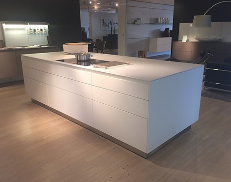 Insel Laminat alpinweiß inkl. Gaggenau Kochfeld - b3