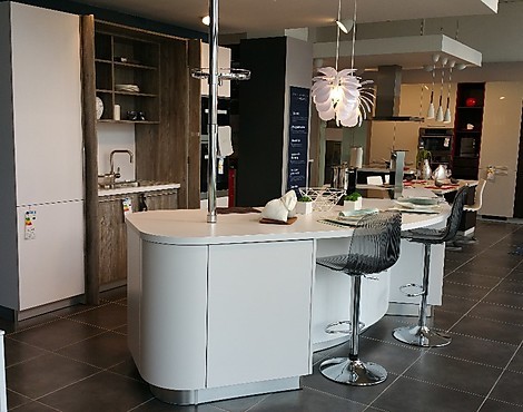 – Eyecatcher – Küche im modernen Design - – Modell MOON