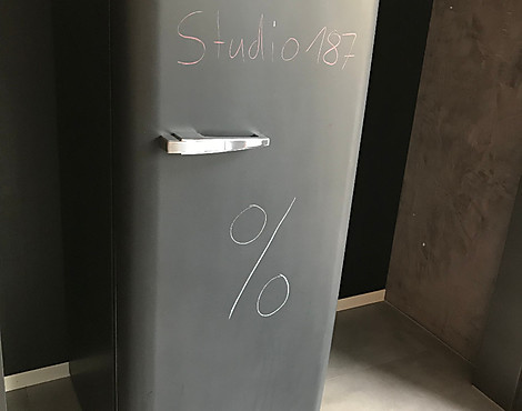 Retro Standkühlschrank write on mit Schiefertafeleroberfläche zum Beschriften Design Standkühlschrank mit Gefrierfach - FAB28RDBB3
