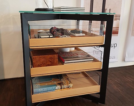 b Solitaire-Glas - Vitrine
