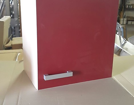 Jede Menge Original verpackte Oberschränke verschiedene Maße Front: