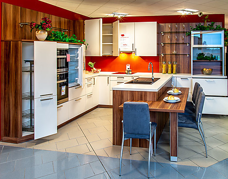 Moderne klassische Küche in harmonischer Naturholzoptik - 838 – Magnolie