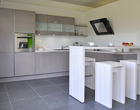 grifflose Moderne! - KMB 334 Basalt Hochglanz Lack