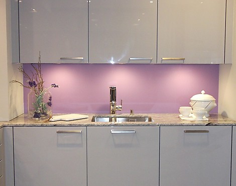 Elegante Lackküche mit wohnlichen Akzenten - SE5005L Flanellgrau