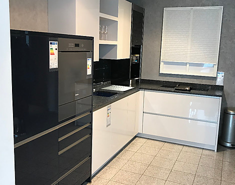 Küche L-Form - MK AV 4030 samtblau HG lackiert