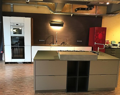 Phantastische Küche Luxus Pur! Lack/Glas/Keramik/Beton/Edelfurnier mit E-Geräten Backofen/Kombi-Dampfgarer/Weinklimaschrank/Kühl-/Gefrierkombination/Spülmaschine/Gas-Kochfeld - Design Art