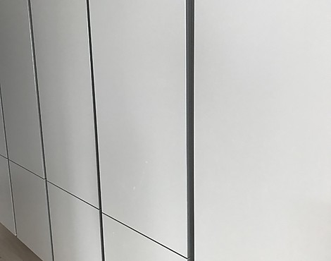 Hochschrankzeile grifflos für Küche, Essraum oder Arbeitszimmer - Lacklaminat matt, kristallweiß matt
