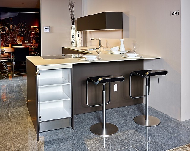 Siematic musterküche stilvolle küche mit halbinsel ... Luxus küchen ausstellungsstücke