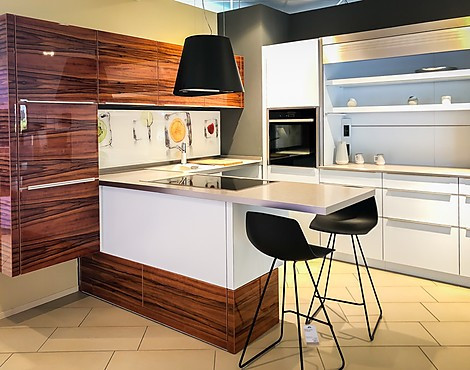 Hochwertige Holz Einbauküche Musterküche - Pescara - Indischer Apfel Echtholzfurnier und Firnblau