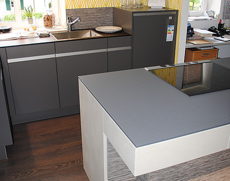 Moderne Küche in Beton Optik - FILIALE TÖLZ: CHICAGO/UNA-Lami