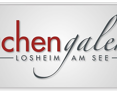 Moderne Linea Küche in Weiss Hochglanz mit exklusiven Quarz- Arbeitsplatten und Progress Design Line Geräten mit Insel - Linea Gloss