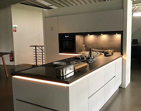 Designküche Mattlack Polarweiß, grifflos/MK70 - AV6000 Grifflos